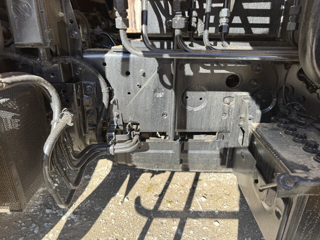 日野レンジャー穴掘建柱車増トン（6t・8t）[写真32]