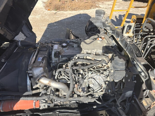 日野レンジャー穴掘建柱車増トン（6t・8t）[写真35]