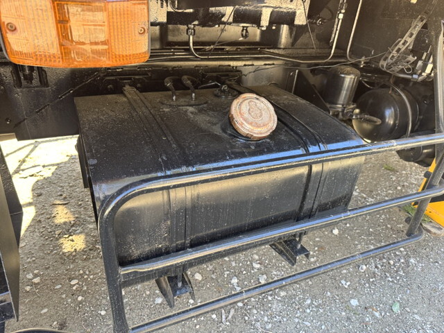 日野レンジャー穴掘建柱車増トン（6t・8t）[写真37]