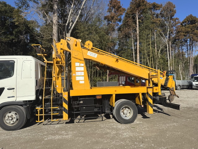 日野レンジャー穴掘建柱車増トン（6t・8t）[写真08]