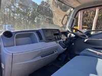 三菱ふそうキャンター平ボディ小型（2t・3t）[写真11]