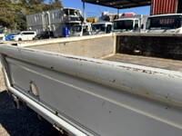 三菱ふそうキャンター平ボディ小型（2t・3t）[写真38]