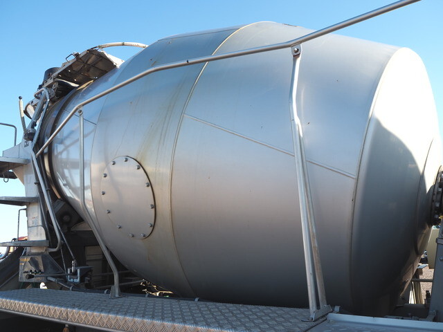 いすゞギガミキサー車（コンクリートミキサー）大型（10t）[写真13]