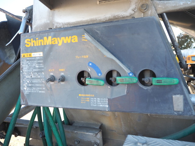 いすゞギガミキサー車（コンクリートミキサー）大型（10t）[写真17]