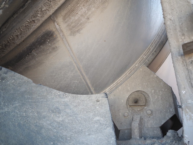 いすゞギガミキサー車（コンクリートミキサー）大型（10t）[写真21]