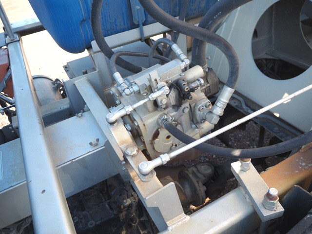 いすゞギガミキサー車（コンクリートミキサー）大型（10t）[写真31]