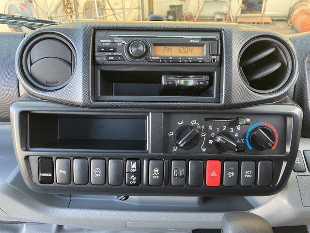 日野デュトロ平ボディ小型（2t・3t）[写真35]