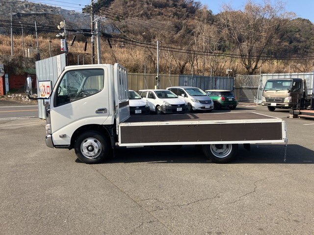日野デュトロ平ボディ小型（2t・3t）[写真06]
