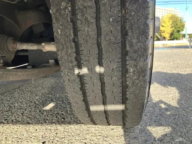 いすゞエルフ平ボディ小型（2t・3t）[写真16]