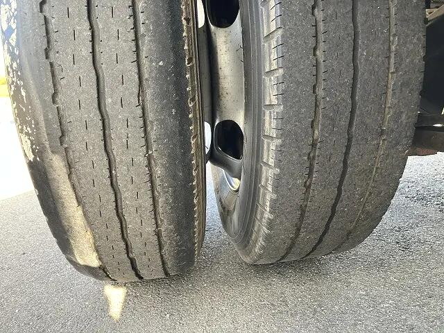 いすゞエルフ平ボディ小型（2t・3t）[写真20]