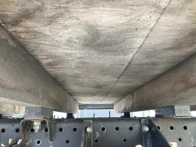 いすゞエルフ平ボディ小型（2t・3t）[写真25]