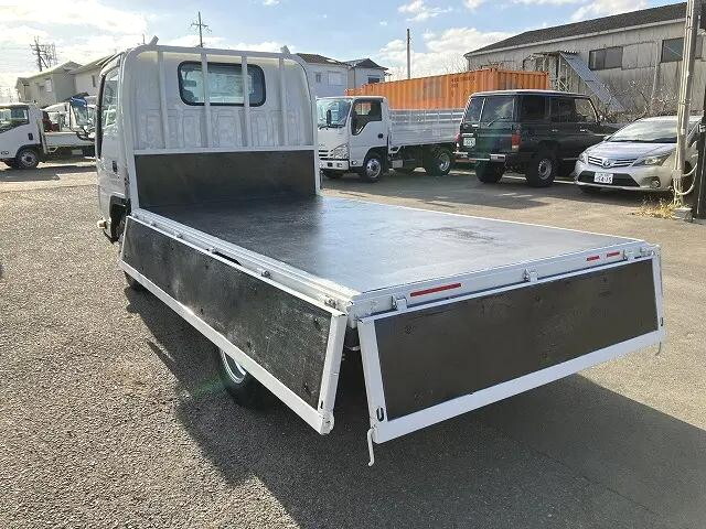 いすゞエルフ平ボディ小型（2t・3t）[写真07]
