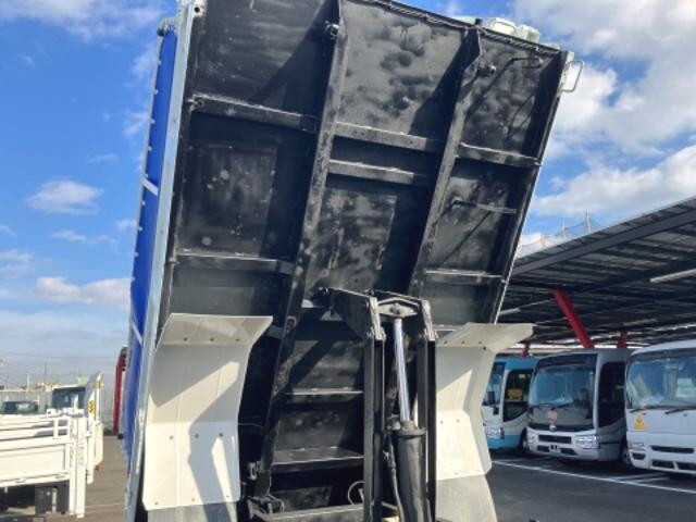 三菱ふそうファイターダンプ中型（4t）[写真09]