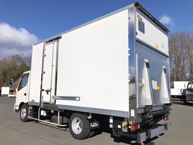 日野デュトロアルミバン小型（2t・3t）[写真02]