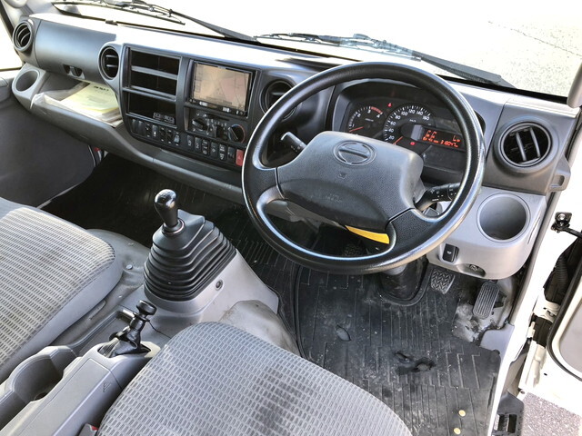 日野デュトロアルミバン小型（2t・3t）[写真31]