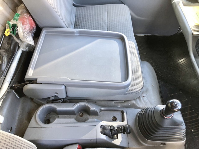 日野デュトロアルミバン小型（2t・3t）[写真32]