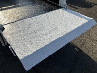 三菱ふそうキャンターガッツ平ボディ小型（2t・3t）[写真11]