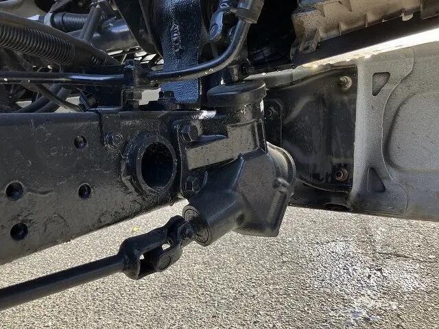 三菱ふそうキャンターガッツ平ボディ小型（2t・3t）[写真13]