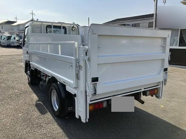 三菱ふそうキャンターガッツ平ボディ小型（2t・3t）[写真02]