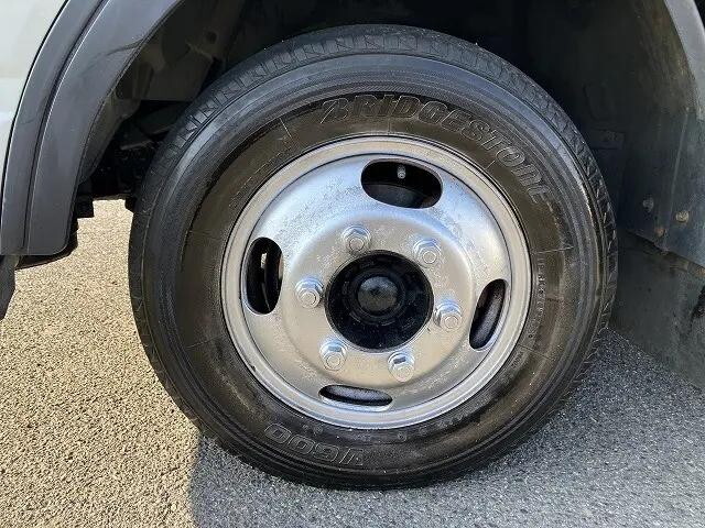 三菱ふそうキャンターガッツ平ボディ小型（2t・3t）[写真24]