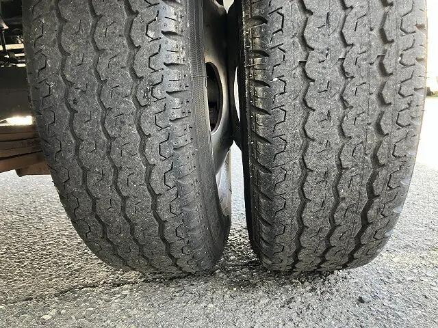 三菱ふそうキャンターガッツ平ボディ小型（2t・3t）[写真25]