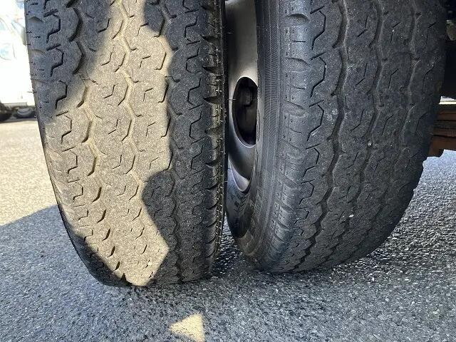 三菱ふそうキャンターガッツ平ボディ小型（2t・3t）[写真26]