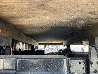 三菱ふそうキャンターガッツ平ボディ小型（2t・3t）[写真30]