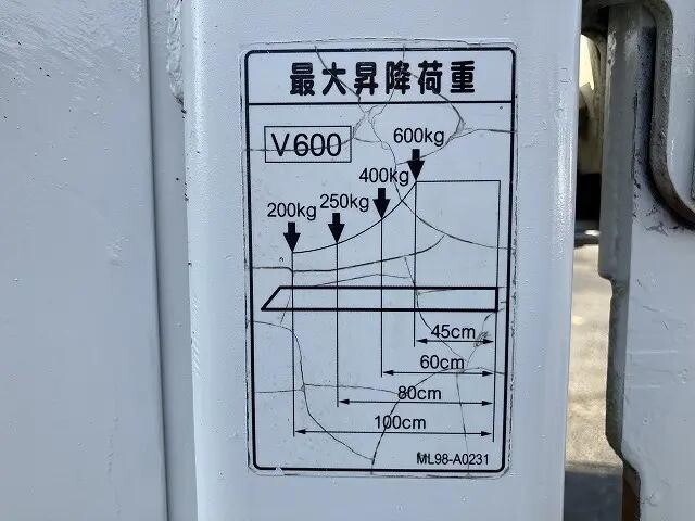 三菱ふそうキャンターガッツ平ボディ小型（2t・3t）[写真32]
