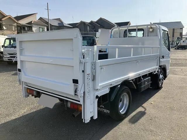 三菱ふそうキャンターガッツ平ボディ小型（2t・3t）[写真04]