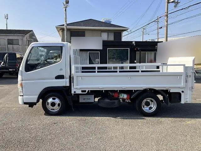 三菱ふそうキャンターガッツ平ボディ小型（2t・3t）[写真06]