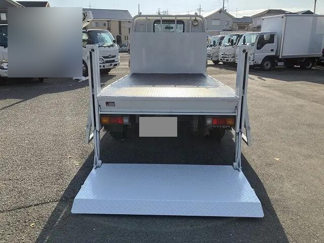 三菱ふそうキャンターガッツ平ボディ小型（2t・3t）[写真09]