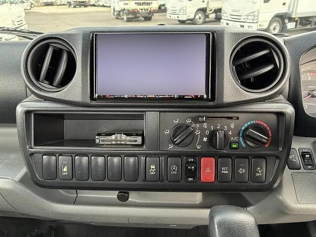 日野デュトロ平ボディ小型（2t・3t）[写真28]