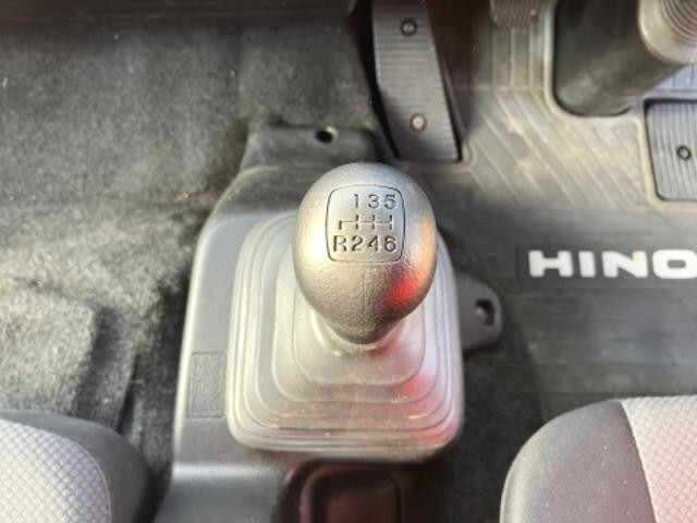 日野レンジャー平ボディ増トン（6t・8t）[写真30]