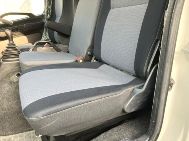 日野レンジャー平ボディ増トン（6t・8t）[写真36]