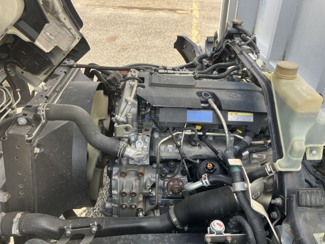 三菱ふそうキャンターアルミウイング小型（2t・3t）[写真25]