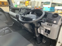 三菱ふそうキャンターアルミウイング小型（2t・3t）[写真34]