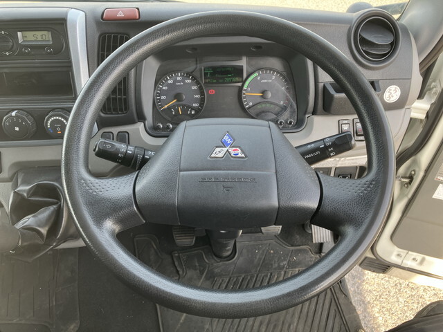 三菱ふそうキャンターアルミウイング小型（2t・3t）[写真35]