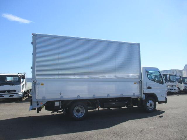 三菱ふそうキャンターアルミウイング小型（2t・3t）[写真11]