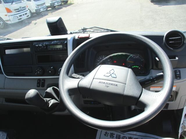 三菱ふそうキャンターアルミウイング小型（2t・3t）[写真14]