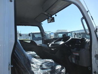 三菱ふそうキャンターアルミウイング小型（2t・3t）[写真16]