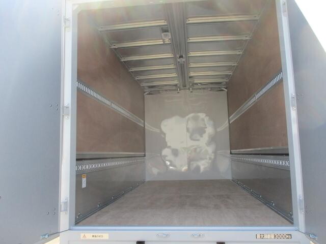 三菱ふそうキャンターアルミウイング小型（2t・3t）[写真05]