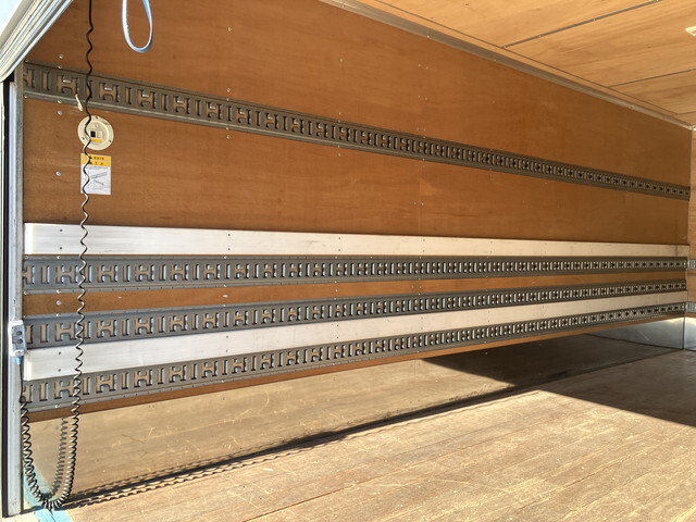 三菱ふそうキャンター冷凍車（冷蔵車）小型（2t・3t）[写真11]