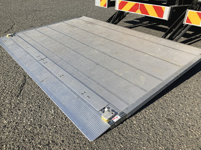 三菱ふそうキャンター冷凍車（冷蔵車）小型（2t・3t）[写真15]