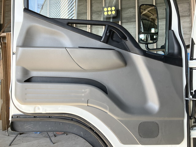 三菱ふそうキャンター冷凍車（冷蔵車）小型（2t・3t）[写真30]