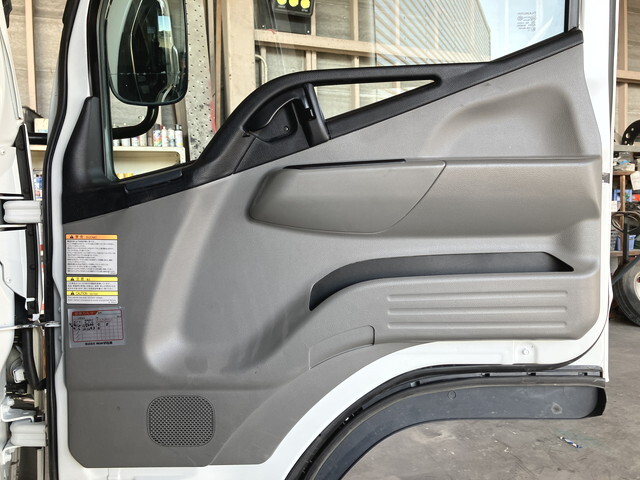 三菱ふそうキャンター冷凍車（冷蔵車）小型（2t・3t）[写真31]