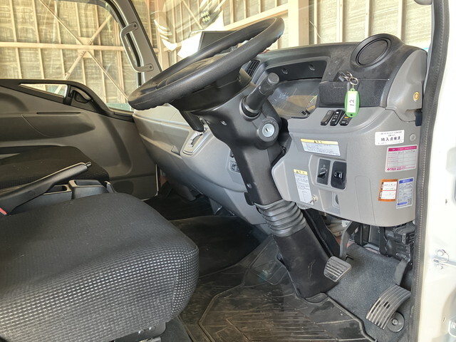 三菱ふそうキャンター冷凍車（冷蔵車）小型（2t・3t）[写真35]