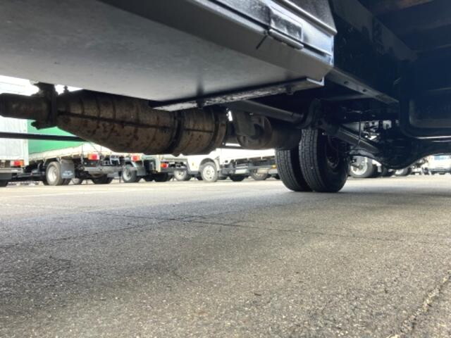 いすゞフォワード平ボディ中型（4t）[写真14]