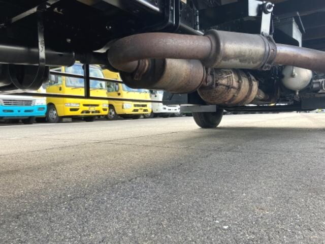 いすゞフォワード平ボディ中型（4t）[写真18]