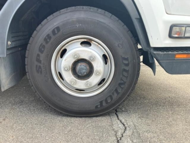 いすゞフォワード平ボディ中型（4t）[写真20]