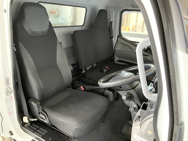 三菱ふそうキャンター冷凍車（冷蔵車）小型（2t・3t）[写真32]